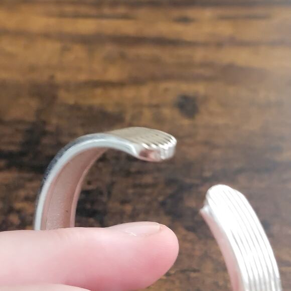 Vintage Watches Vellaccio Green Enamel Dial Quartz Ladies Watch Japan Movt - Picture 10 of 10